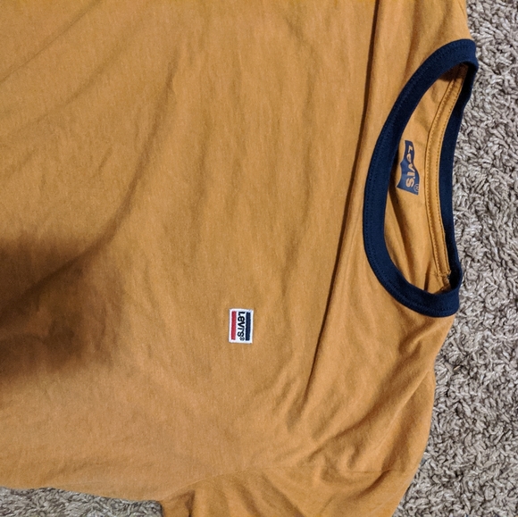 Levi's tee - Picture 3 of 3
